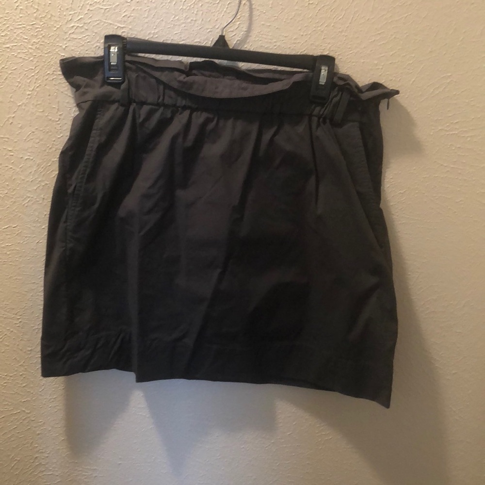 Grey skirt with pockets